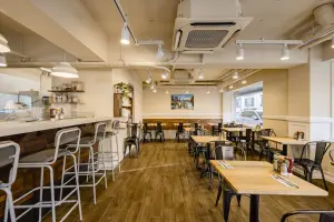 오픈키친 바카운터가 매력적인 캐주얼 다이닝 카페